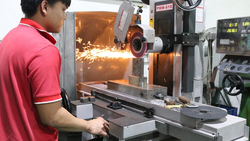 模具钢规格型号大全：揭秘模具制造的核心要素
